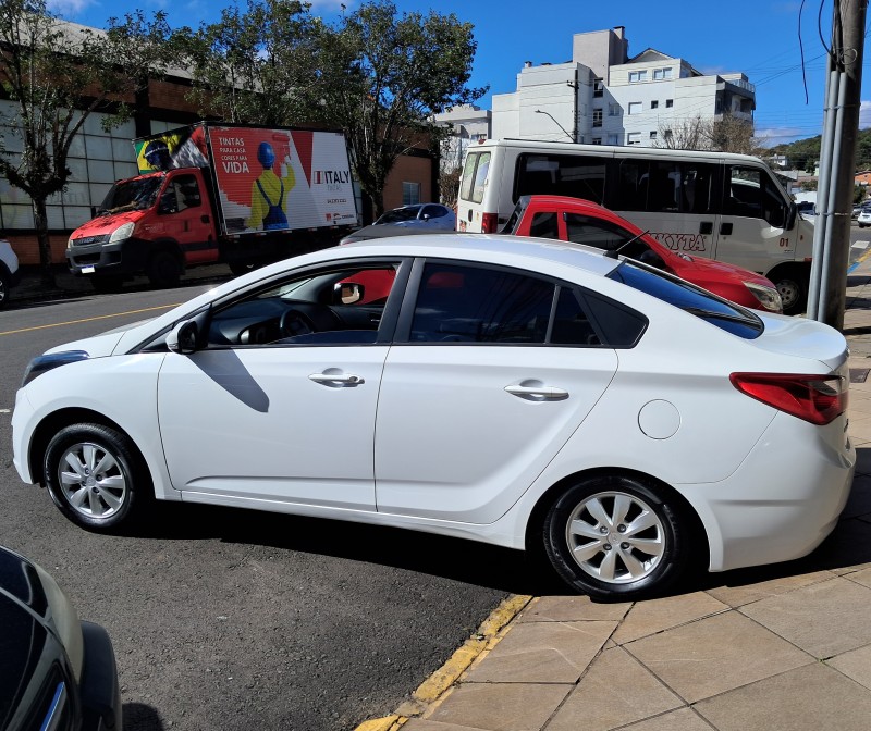 HB20S 1.6 COMFORT PLUS 16V FLEX 4P MANUAL - 2015 - FLORES DA CUNHA