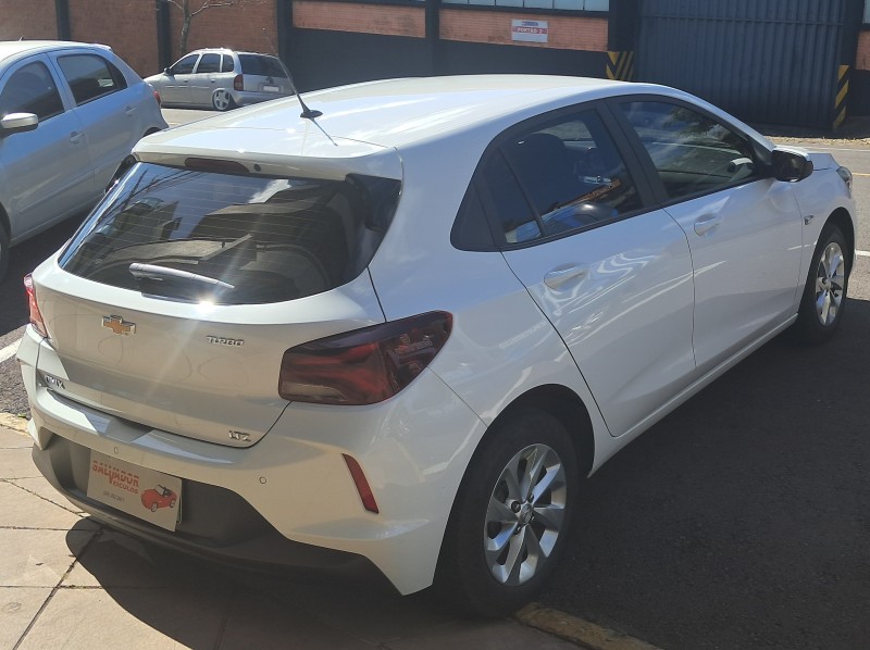 ONIX 1.0 LTZ 12V TURBO FLEX 4P MANUAL - 2021 - FLORES DA CUNHA