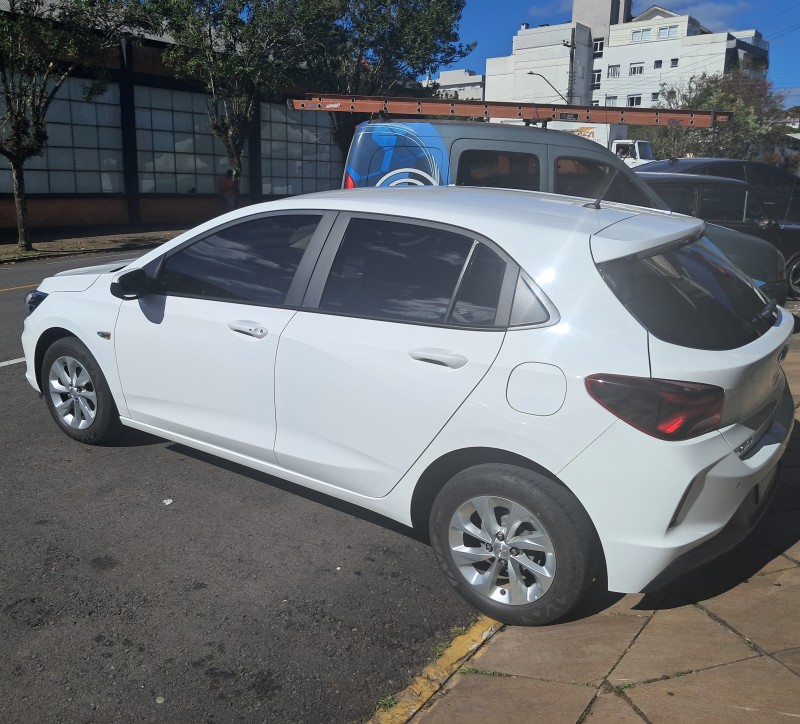 ONIX 1.0 LTZ 12V TURBO FLEX 4P MANUAL - 2021 - FLORES DA CUNHA