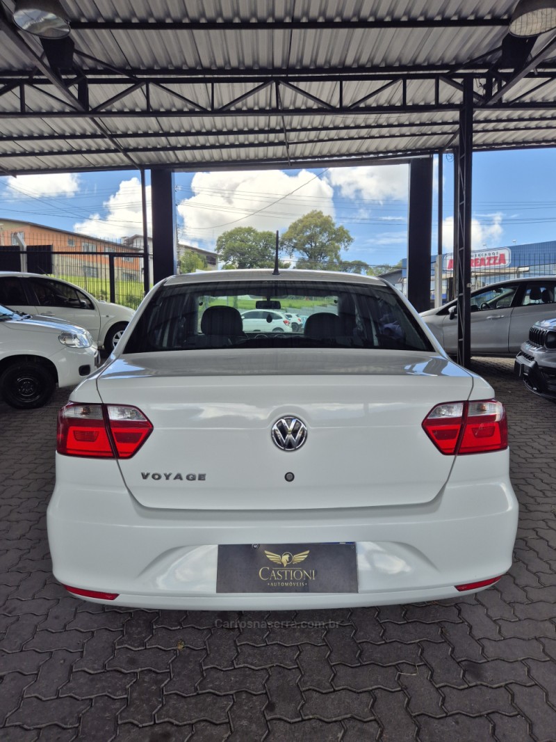 VOYAGE 1.0 MI TRENDLINE 8V FLEX 4P MANUAL - 2015 - CAXIAS DO SUL