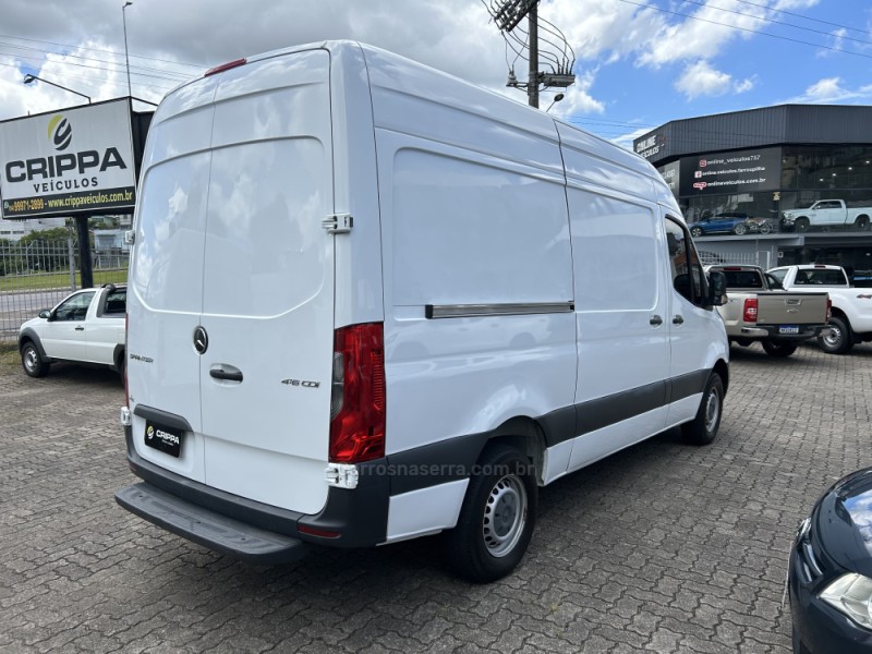 SPRINTER 2.2 CHASSI 416 FURGÃO LONGO TA DIESEL 2P MANUAL - 2022 - FARROUPILHA