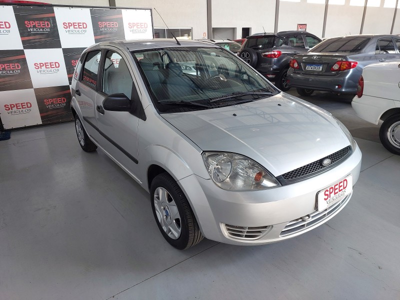 FIESTA 1.0 MPI PERSONNALITÉ 8V GASOLINA 4P MANUAL - 2004 - SãO SEBASTIãO DO CAí