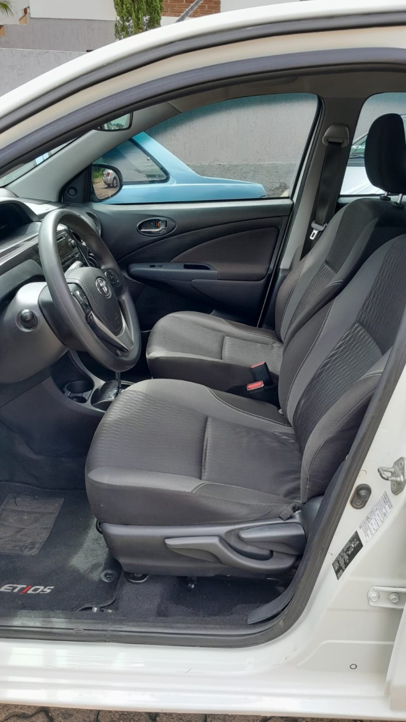 ETIOS 1.5 X PLUS SEDAN 16V FLEX 4P AUTOMÁTICO - 2020 - ESTRELA