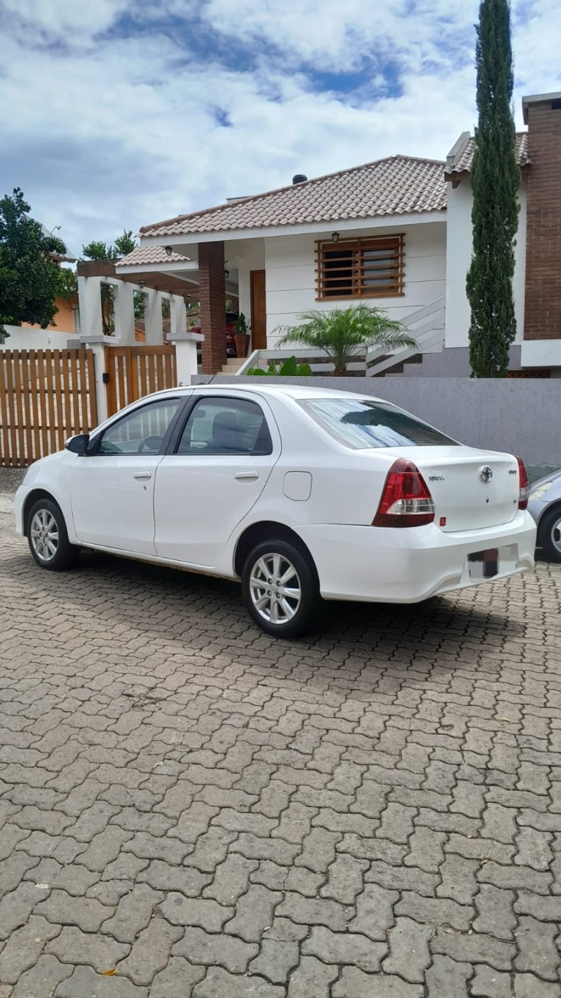 ETIOS 1.5 X PLUS SEDAN 16V FLEX 4P AUTOMÁTICO - 2020 - ESTRELA