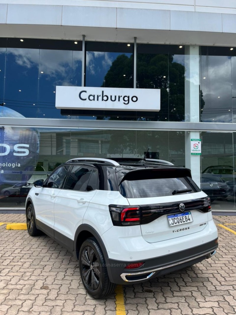 T-CROSS 1.4 HIGHLINE TSI 16V FLEX 4P AUTOMÁTICO - 2024 - CAXIAS DO SUL