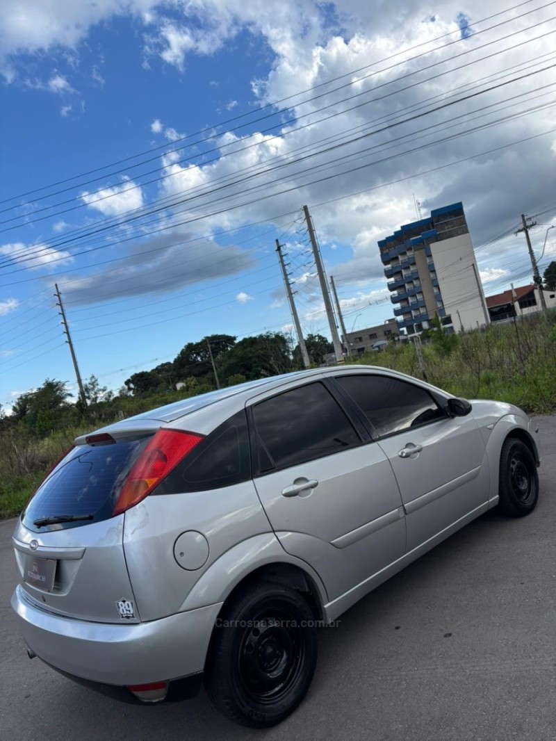 FOCUS 1.6 GLX 8V GASOLINA 4P MANUAL - 2005 - CAXIAS DO SUL
