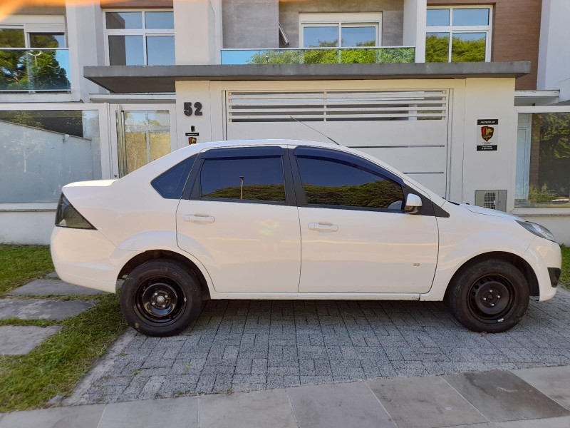 FIESTA 1.6 ROCAM SE SEDAN 8V FLEX 4P MANUAL - 2014 - FARROUPILHA
