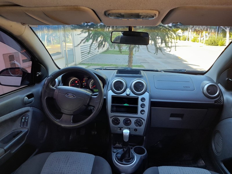 FIESTA 1.6 ROCAM SE SEDAN 8V FLEX 4P MANUAL - 2014 - FARROUPILHA