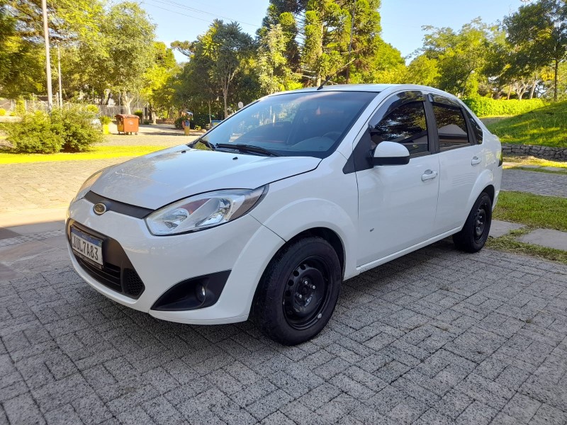 FIESTA 1.6 ROCAM SE SEDAN 8V FLEX 4P MANUAL