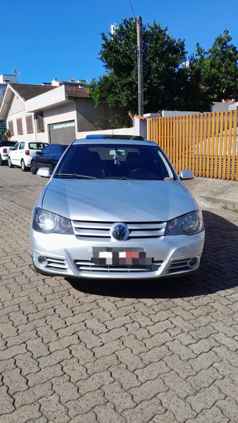 GOLF 1.6 MI SPORTLINE 8V FLEX 4P MANUAL - 2010 - ESTRELA