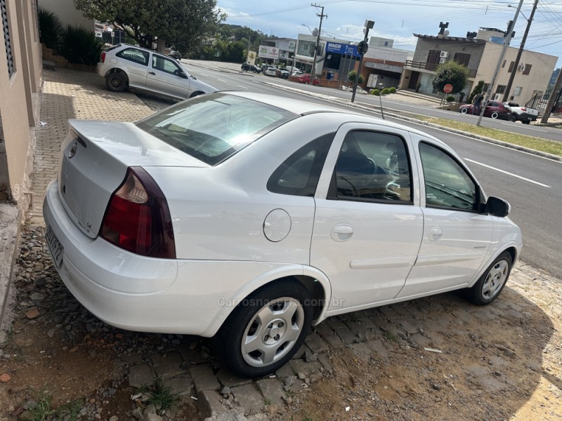 CORSA 1.4 MPFI PREMIUM SEDAN 8V FLEX 4P MANUAL - 2011 - SãO MARCOS