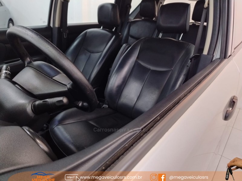 LIVINA 1.6 S 16V FLEX 4P MANUAL - 2012 - BENTO GONçALVES