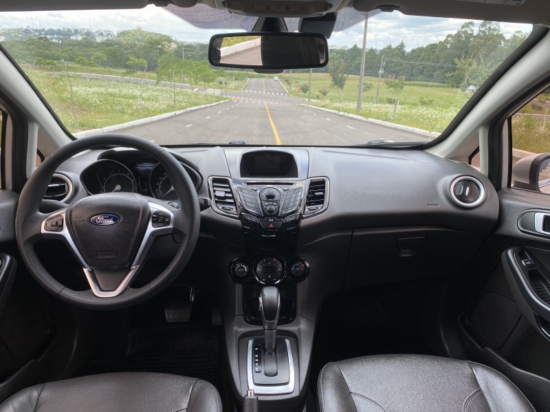 FIESTA 1.6 TITANIUM HATCH 16V FLEX 4P AUTOMÁTICO - 2017 - CARLOS BARBOSA