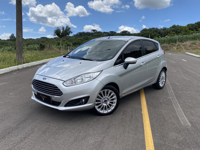 fiesta 1.6 titanium hatch 16v flex 4p automatico 2017 carlos barbosa