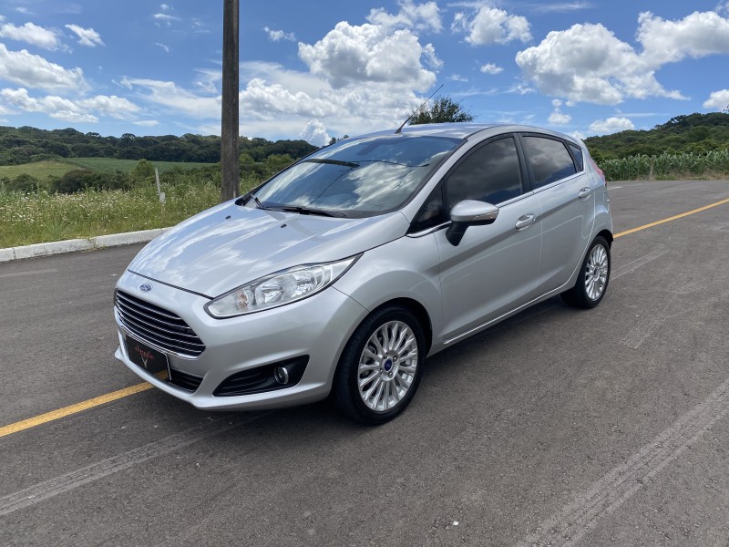 FIESTA 1.6 TITANIUM HATCH 16V FLEX 4P AUTOMÁTICO - 2017 - CARLOS BARBOSA
