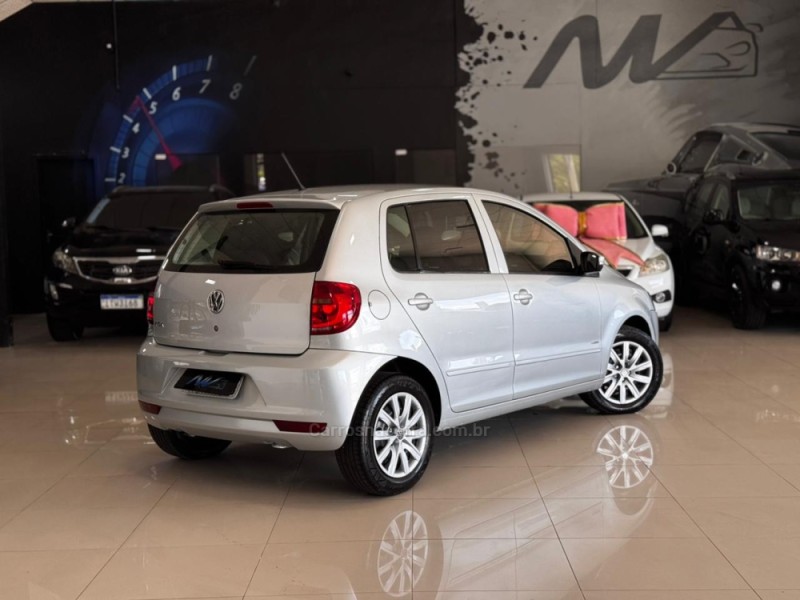 FOX 1.0 MI TREND 8V FLEX 4P MANUAL - 2011 - ESTâNCIA VELHA