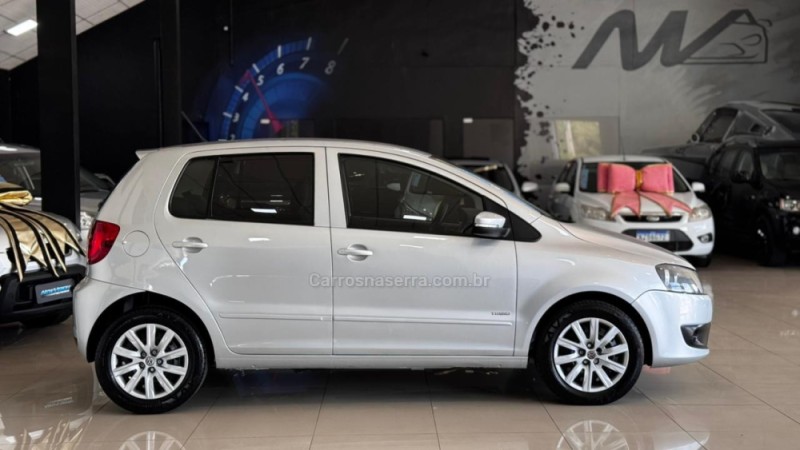 FOX 1.0 MI TREND 8V FLEX 4P MANUAL - 2011 - ESTâNCIA VELHA
