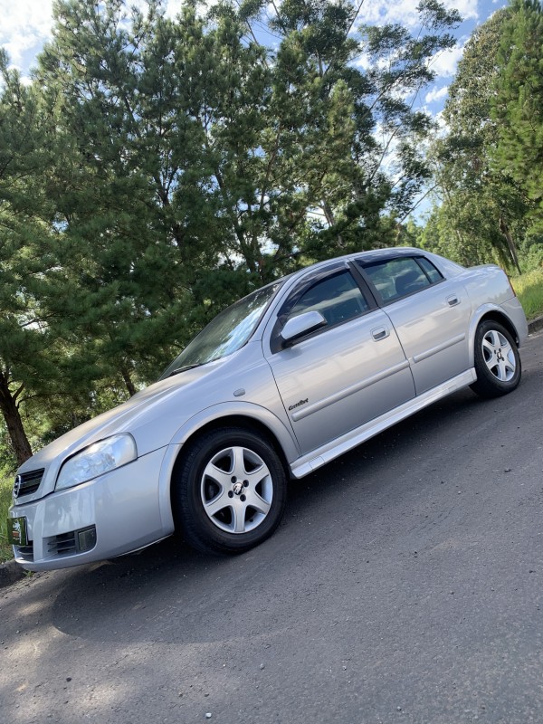 ASTRA 2.0 MPFI COMFORT SEDAN 8V FLEX 4P MANUAL - 2005 - SãO SEBASTIãO DO CAí