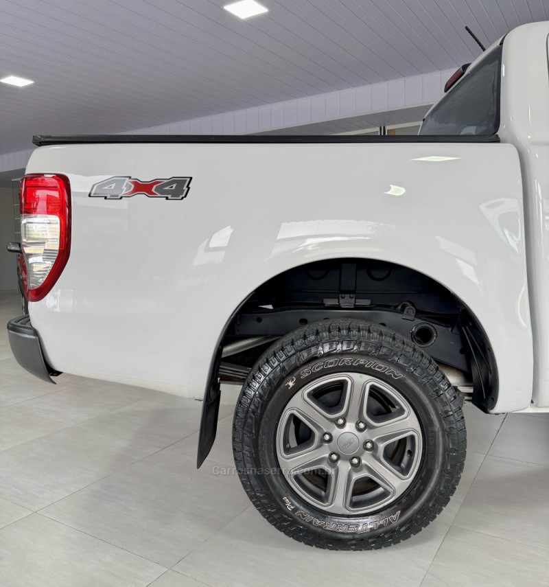 RANGER 2.2 XLS 4X4 CD 16V DIESEL 4P AUTOMÁTICO - 2022 - VILA FLORES