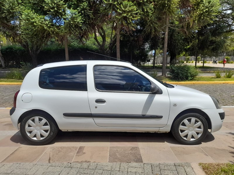 CLIO 1.0 AUTHENTIQUE 8V GASOLINA 2P MANUAL - 2004 - FARROUPILHA