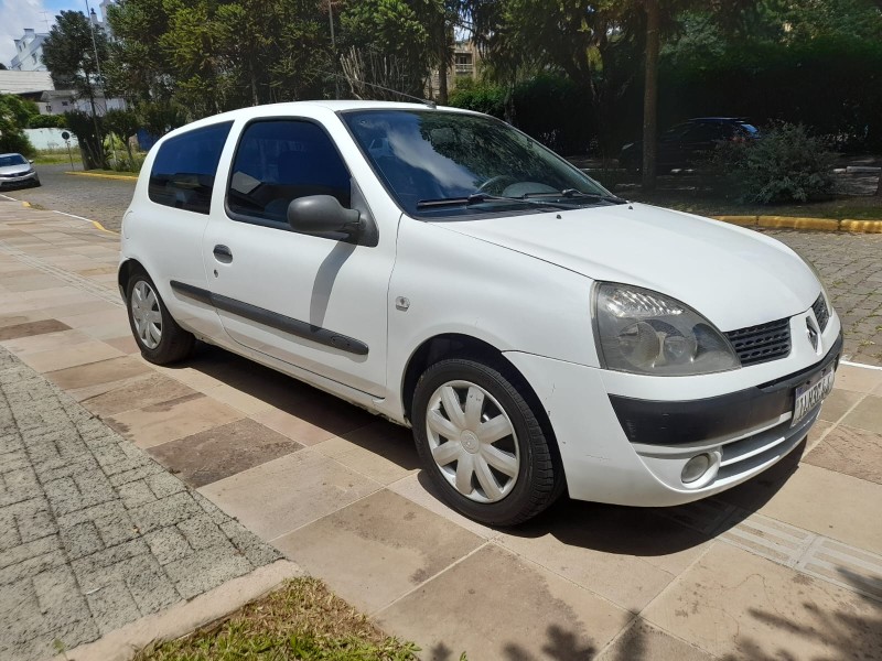 CLIO 1.0 AUTHENTIQUE 8V GASOLINA 2P MANUAL - 2004 - FARROUPILHA
