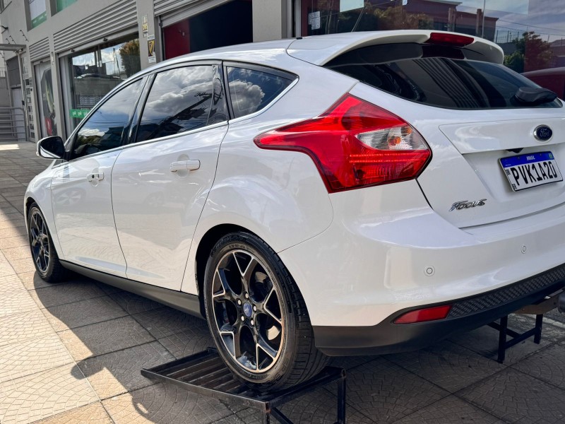 FOCUS 2.0 TITANIUM HATCH 16V FLEX 4P AUTOMÁTICO - 2015 - CAXIAS DO SUL