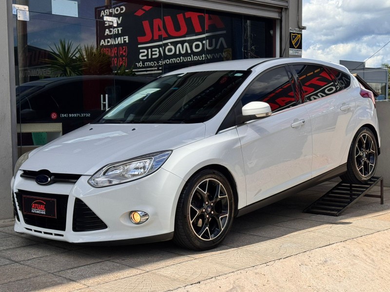 focus 2.0 titanium hatch 16v flex 4p automatico 2015 caxias do sul