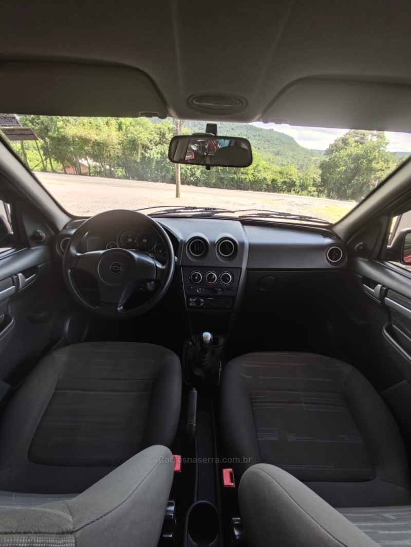 PRISMA 1.4 MPFI MAXX 8V FLEX 4P MANUAL - 2011 - VALE REAL