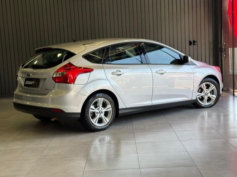 FOCUS 1.6 SE HATCH 16V FLEX 4P AUTOMÁTICO - 2015 - DOIS IRMãOS