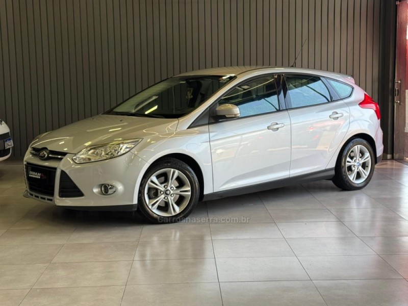 FOCUS 1.6 SE HATCH 16V FLEX 4P AUTOMÁTICO - 2015 - DOIS IRMãOS
