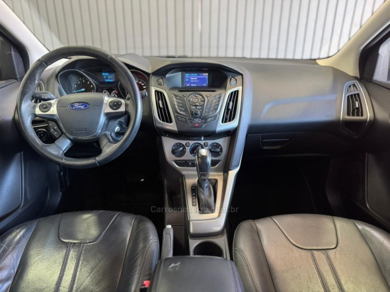 FOCUS 1.6 SE HATCH 16V FLEX 4P AUTOMÁTICO - 2015 - DOIS IRMãOS