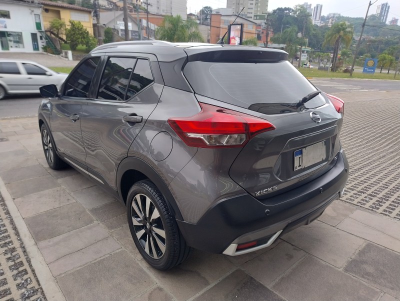 KICKS 1.6 16V FLEX SL PACK PLUS 4P XTRONIC - 2017 - CAXIAS DO SUL