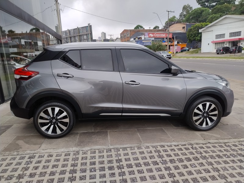 KICKS 1.6 16V FLEX SL PACK PLUS 4P XTRONIC - 2017 - CAXIAS DO SUL
