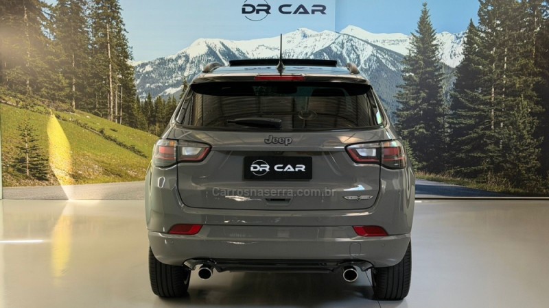 COMPASS 2.0 HURRICANE BLACKHAWK 4X4 TURBO GASOLINA 4P AUTOMÁTICO - 2025 - GARIBALDI