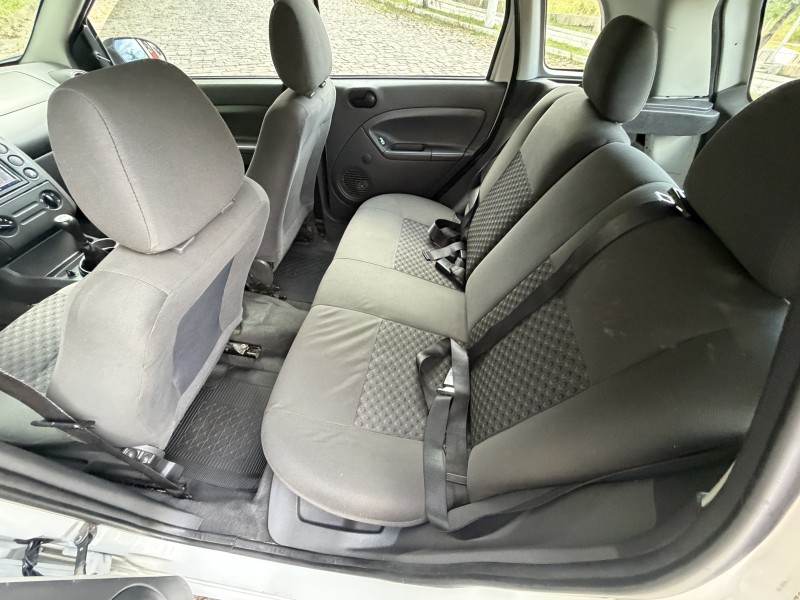 FIESTA 1.0 MPI PERSONNALITÉ 8V GASOLINA 4P MANUAL - 2005 - CAXIAS DO SUL