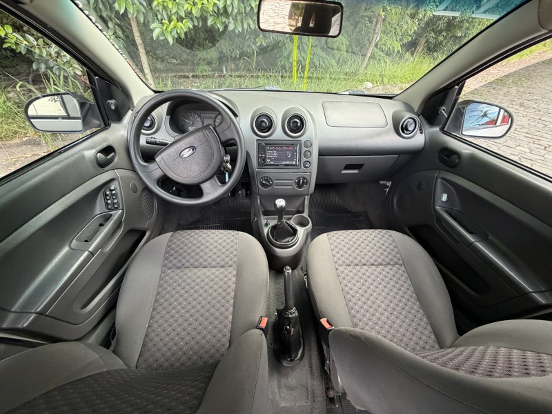 FIESTA 1.0 MPI PERSONNALITÉ 8V GASOLINA 4P MANUAL - 2005 - CAXIAS DO SUL