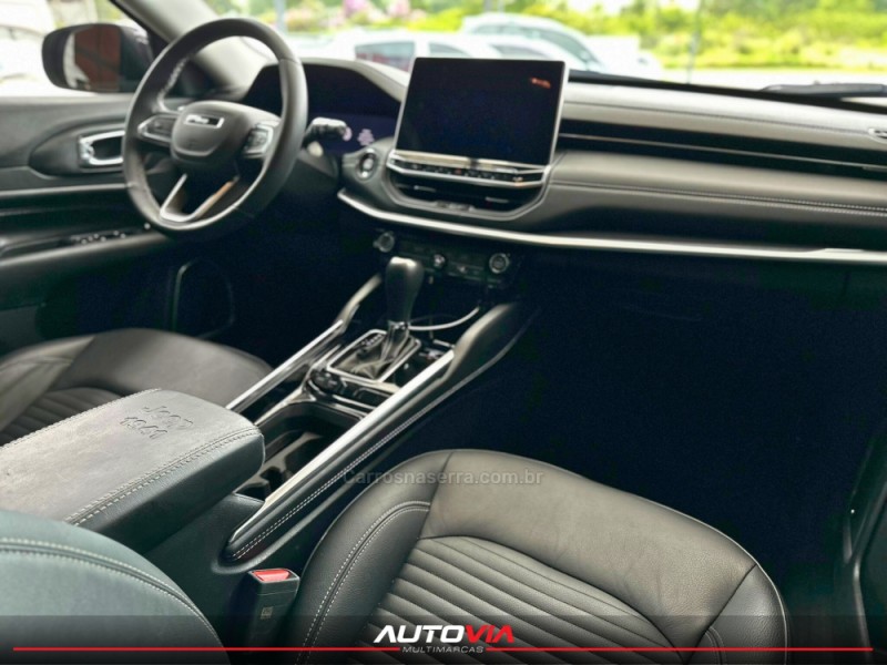 COMMANDER 1.3 LONGITUDE T270 16V 4X2 TURBO FLEX 4P AUTOMÁTICO - 2025 - SAPIRANGA