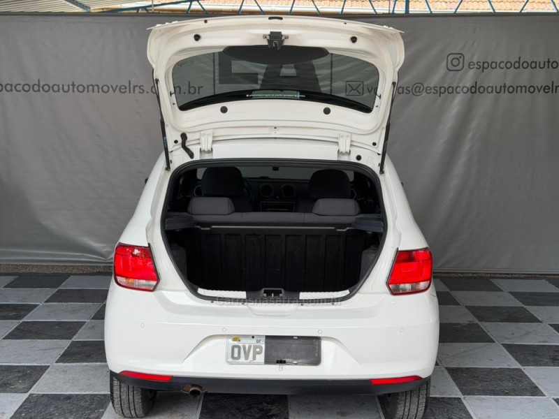 GOL 1.6 MI SELEÇÃO 8V FLEX 4P MANUAL G.VI - 2014 - NOVA PRATA
