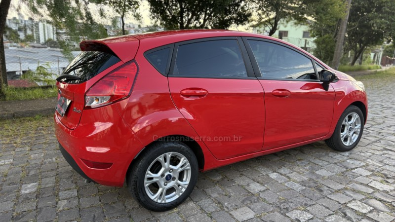 FIESTA 1.6 SE SEDAN 16V FLEX 4P MANUAL - 2015 - CAXIAS DO SUL