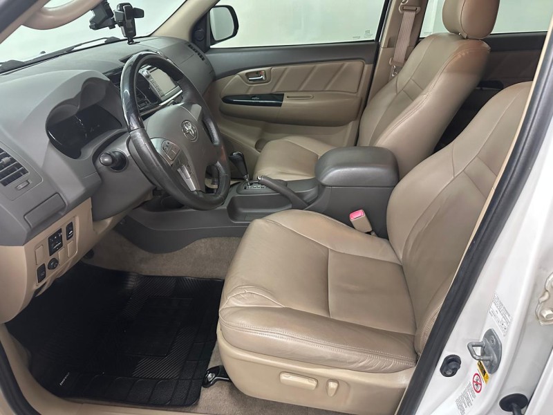 HILUX SW4 3.0 SRV 4X4 7 LUGARES 16V TURBO INTERCOOLER DIESEL 4P AUTOMÁTICO - 2012 - FLORES DA CUNHA