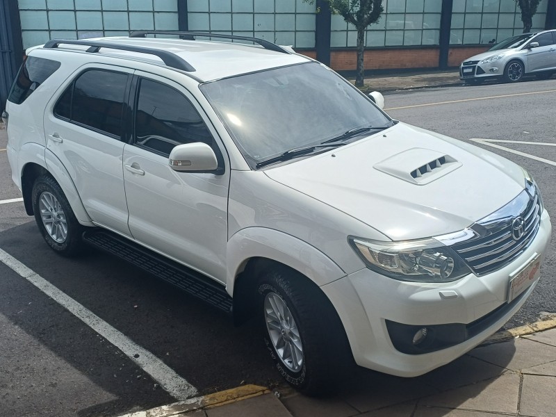 HILUX SW4 3.0 SRV 4X4 7 LUGARES 16V TURBO INTERCOOLER DIESEL 4P AUTOMÁTICO - 2012 - FLORES DA CUNHA