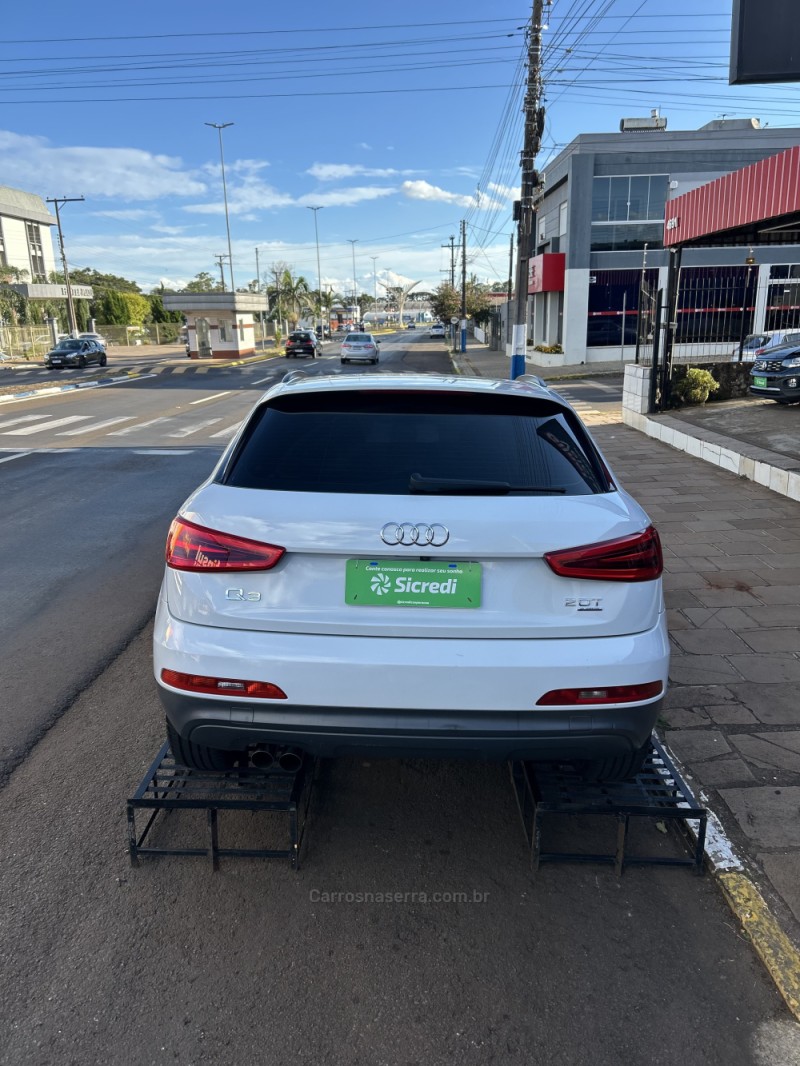 Q3 2.0 TFSI AMBIENTE QUATTRO 4P GASOLINA S TRONIC - 2013 - CARAZINHO