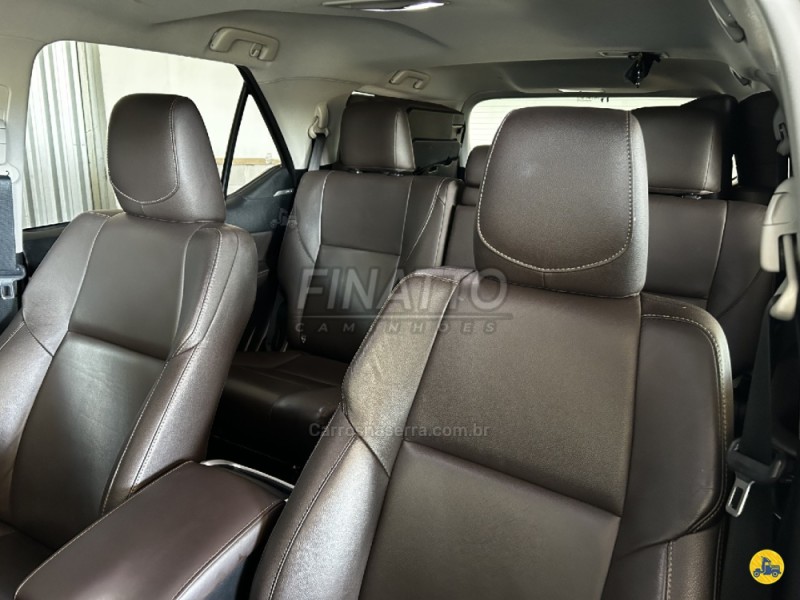 HILUX SW4 2.8 SRX 4X4 7 LUGARES 16V TURBO INTERCOOLER DIESEL 4P AUTOMÁTICO - 2020 - GARIBALDI