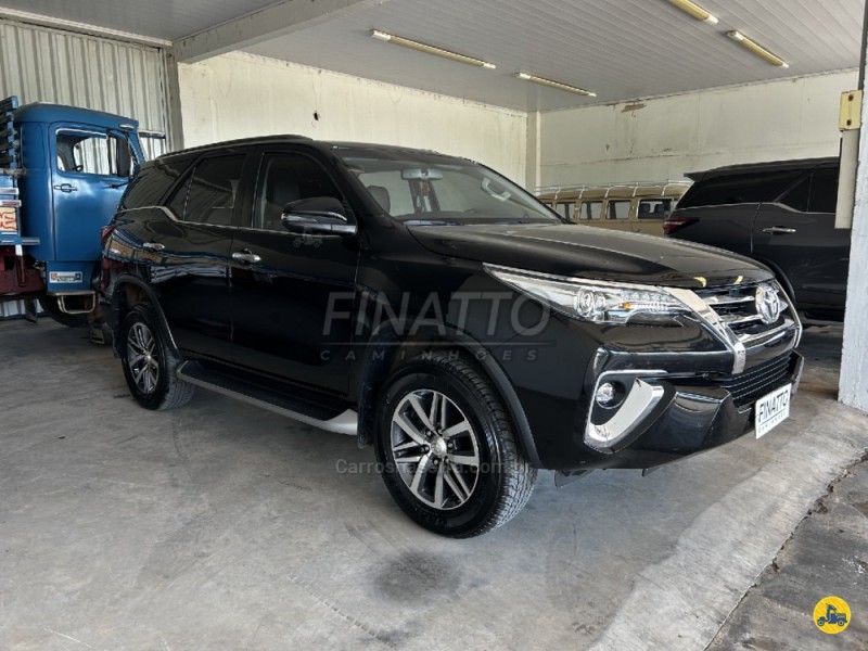 HILUX SW4 2.8 SRX 4X4 7 LUGARES 16V TURBO INTERCOOLER DIESEL 4P AUTOMÁTICO - 2020 - GARIBALDI