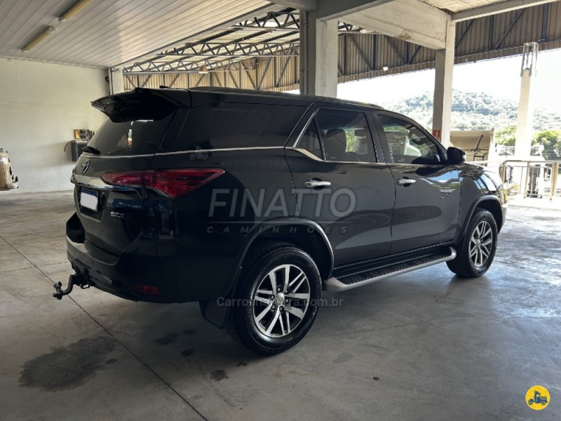 HILUX SW4 2.8 SRX 4X4 7 LUGARES 16V TURBO INTERCOOLER DIESEL 4P AUTOMÁTICO - 2020 - GARIBALDI