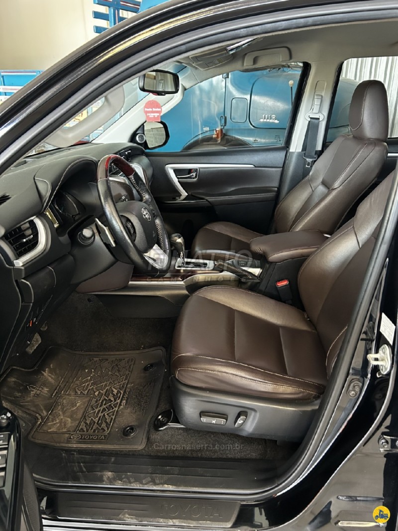 HILUX SW4 2.8 SRX 4X4 7 LUGARES 16V TURBO INTERCOOLER DIESEL 4P AUTOMÁTICO - 2020 - GARIBALDI