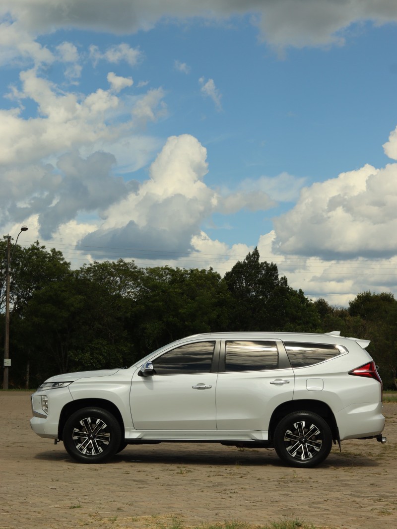 PAJERO SPORT 2.4 HPE 4X4 DIESEL 4P AUTOMÁTICA - 2021 - ANTôNIO PRADO