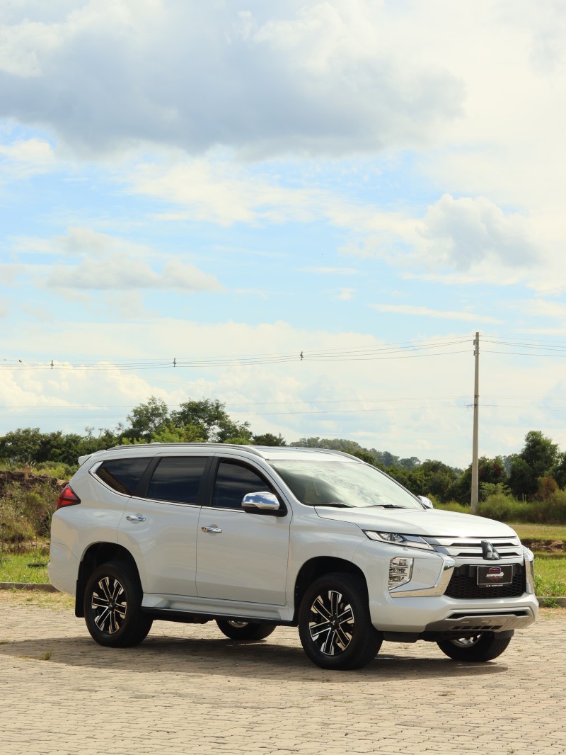 PAJERO SPORT 2.4 HPE 4X4 DIESEL 4P AUTOMÁTICA - 2021 - ANTôNIO PRADO