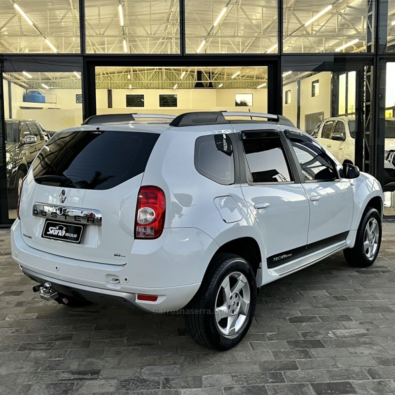 DUSTER 1.6 DYNAMIQUE 4X2 16V FLEX 4P MANUAL - 2015 - VACARIA