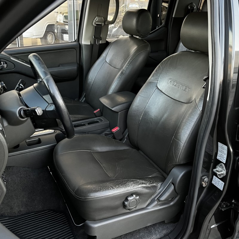 FRONTIER 2.5 SL 10 ANOS 4X4 CD TURBO ELETRONIC DIESEL 4P AUTOMÁTICO - 2013 - VACARIA